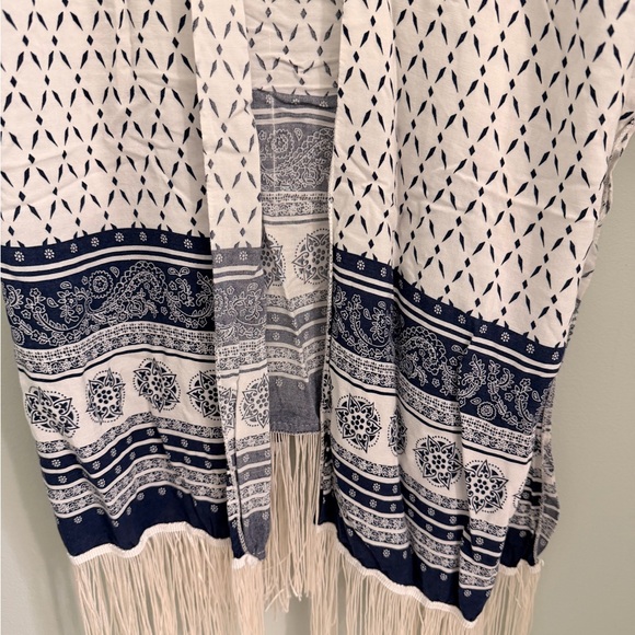White and Navy Fringed Boho Throw Cover - Picture 5 of 6
